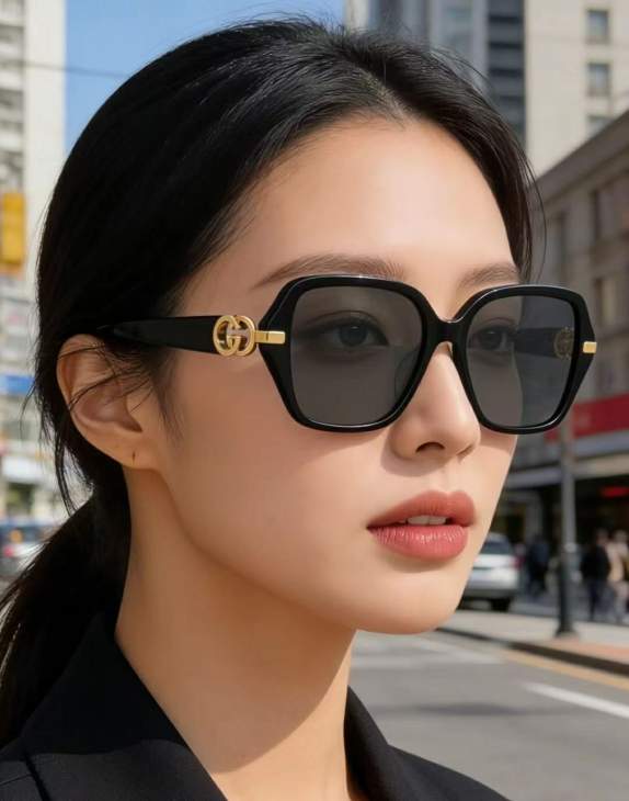 Picture of Gucci Sunglasses _SKUfw79398841fw